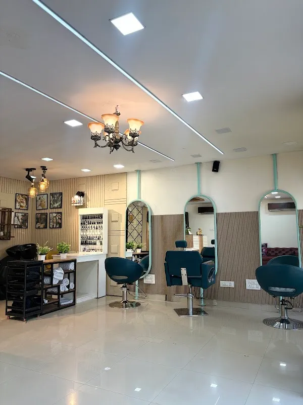 PROFESSIONALS Salon Academy