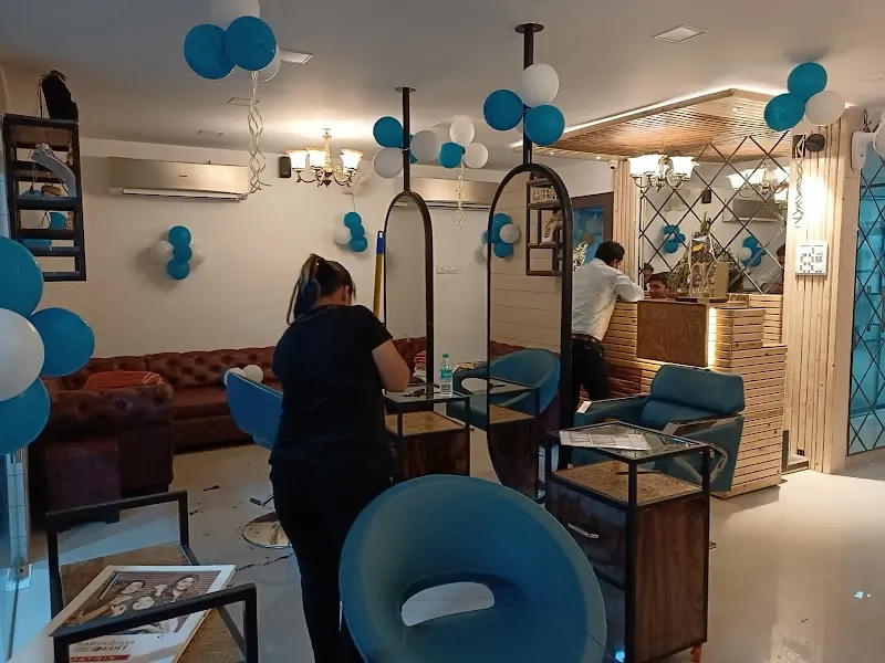 PROFESSIONALS Salon Academy