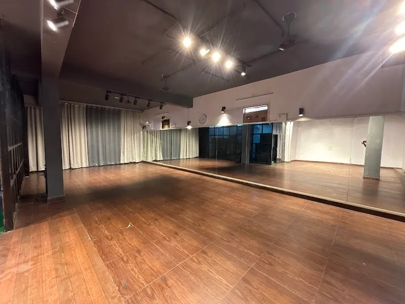 Raas Dance Academy - (Laxmi Nagar)