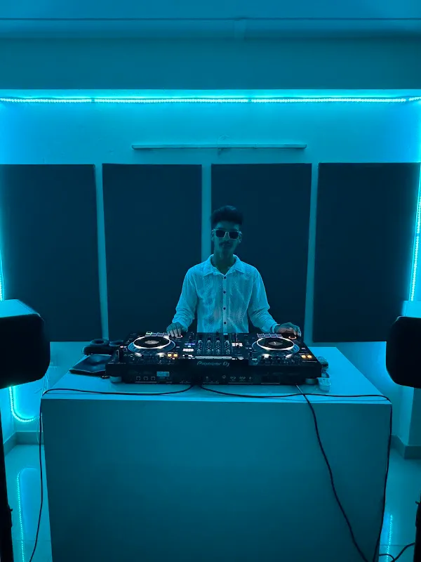 Sonic Labs | DJ Academy & Music Studio | Delhi
