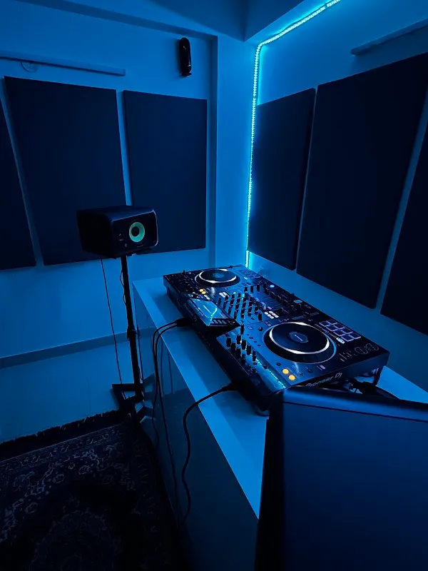 Sonic Labs | DJ Academy & Music Studio | Delhi
