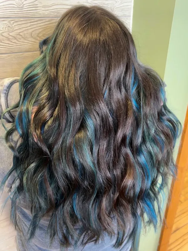 Jessie Tomme' Salon