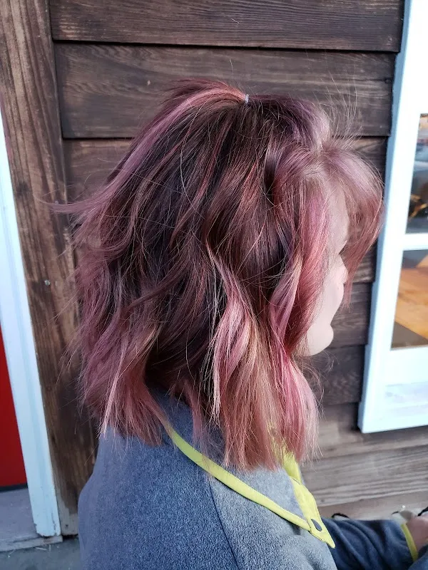 Jessie Tomme' Salon
