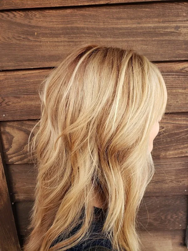 Jessie Tomme' Salon