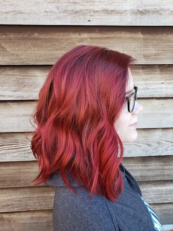 Jessie Tomme' Salon