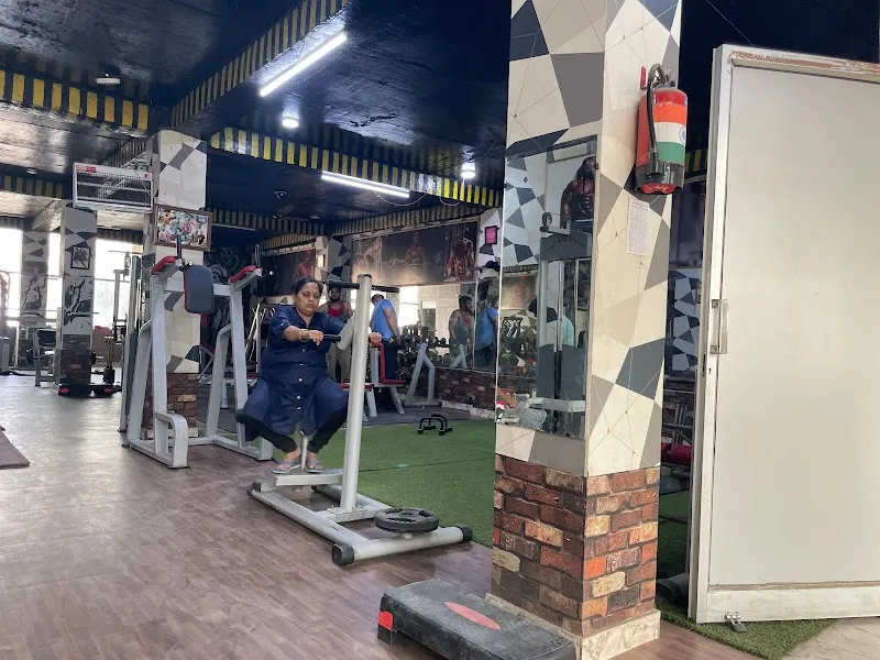 D FITNESS CLUB UNISEX GYM