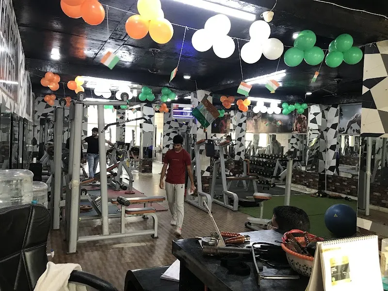 D FITNESS CLUB UNISEX GYM