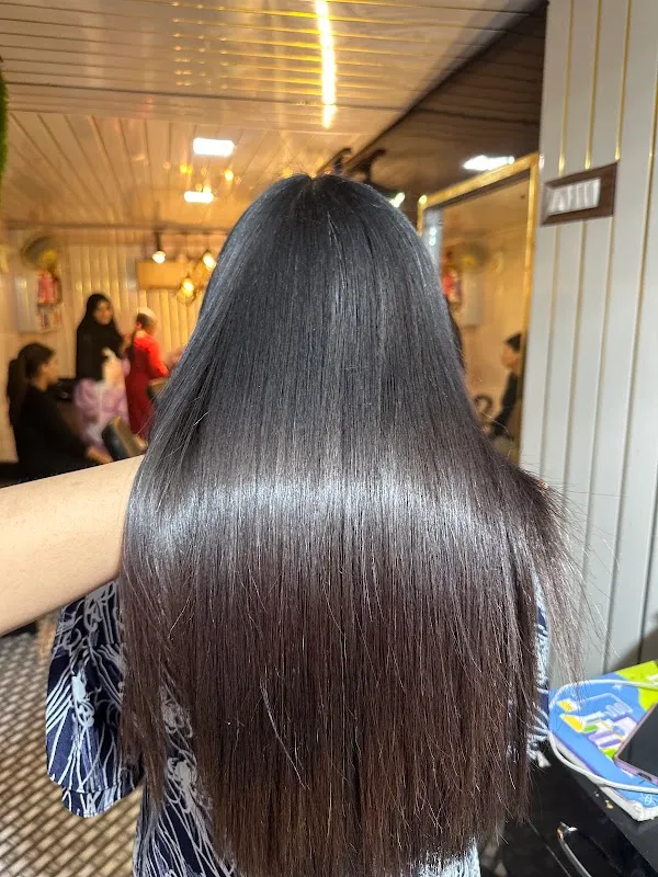 Gulshan ladies Beauty ACADEMY SALON LOREAL Professional best salon