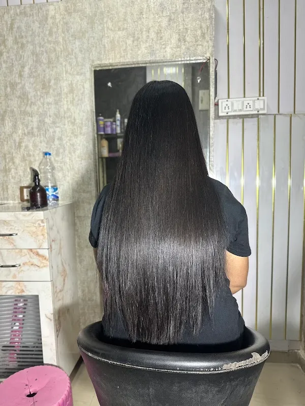 Gulshan ladies Beauty ACADEMY SALON LOREAL Professional best salon