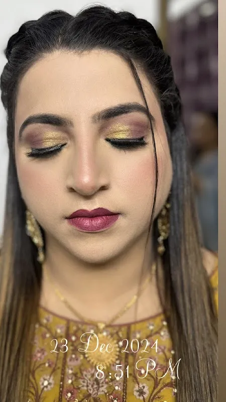 Gulshan ladies Beauty ACADEMY SALON LOREAL Professional best salon