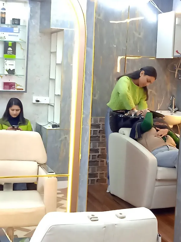 REFLECTION HAIR & BEAUTY SALON