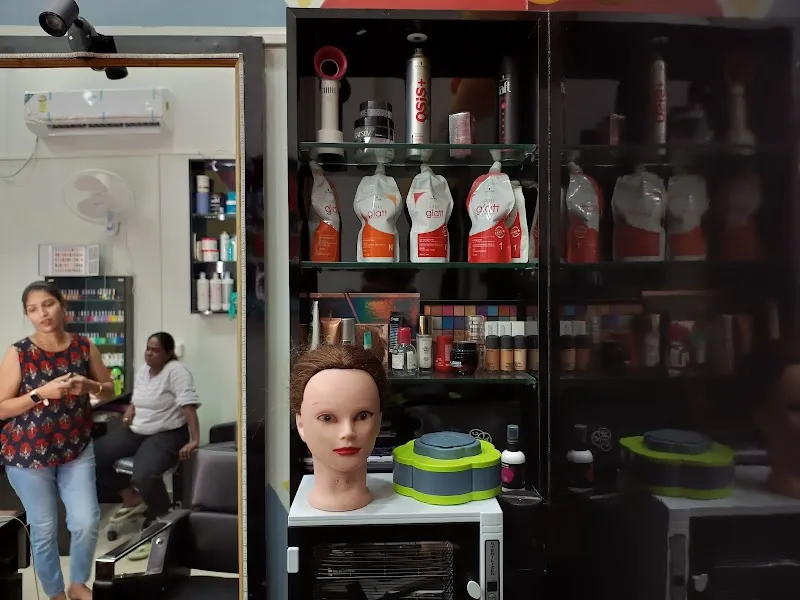 For Her - A Beauty Studio