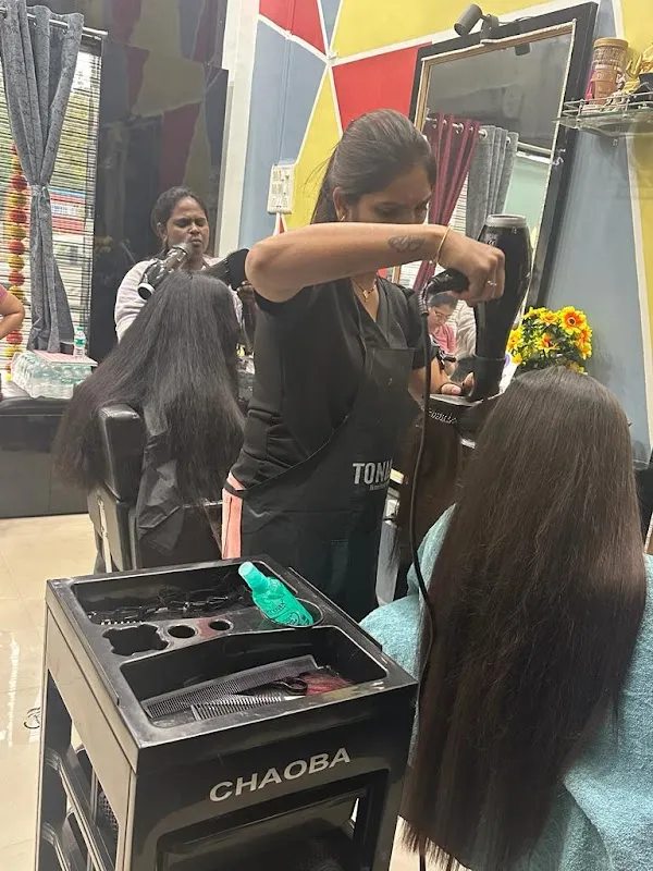 For Her - A Beauty Studio
