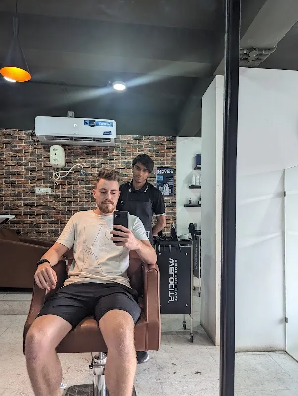 Trim X - Best Men's Salon in Amberpet