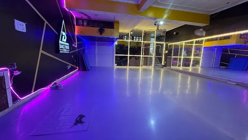 DANCE TOWN STUDIO
