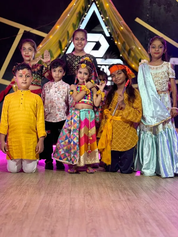 DANCE TOWN STUDIO