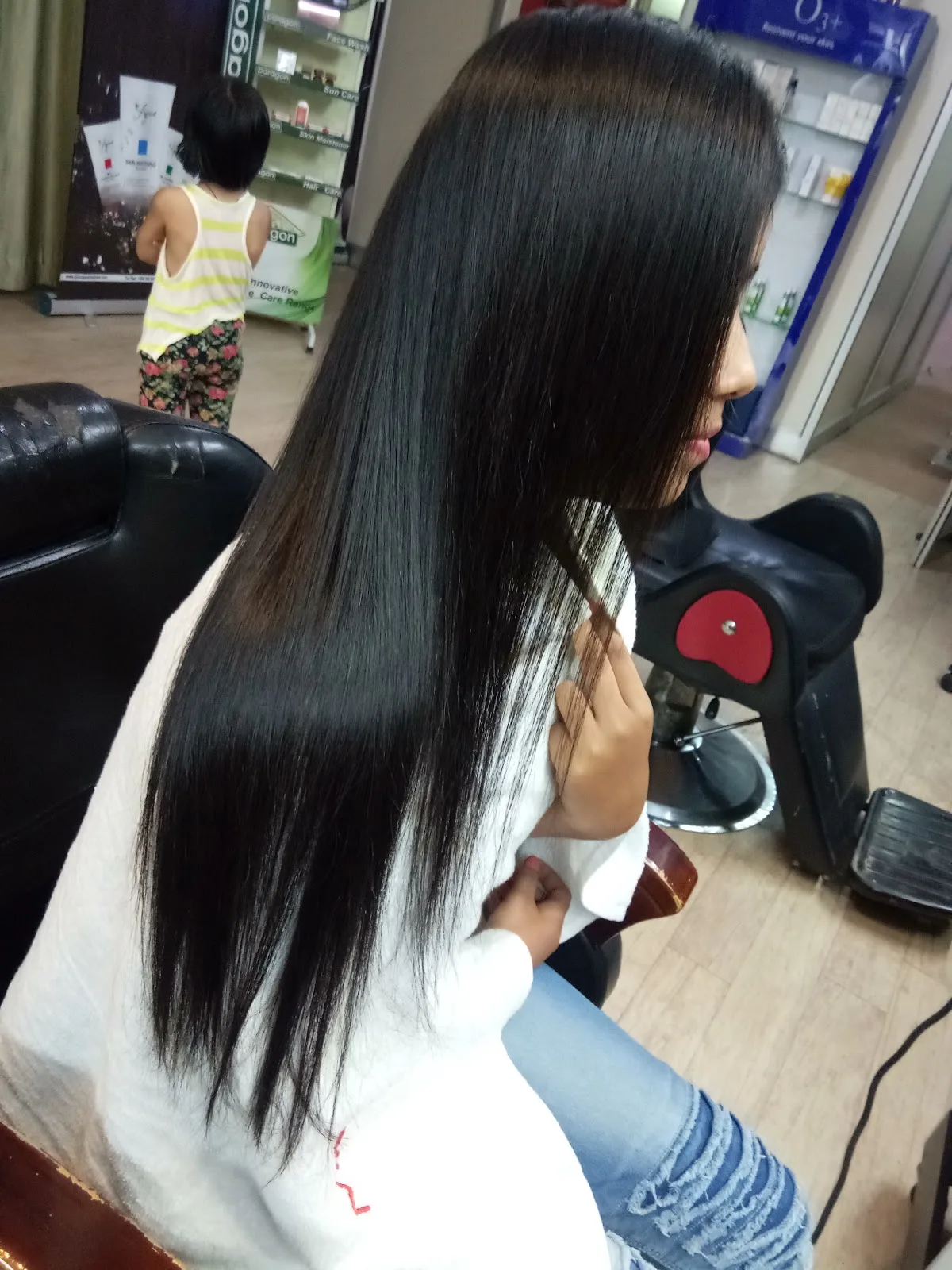 MEENA'S BEAUTY UNISEX SALON