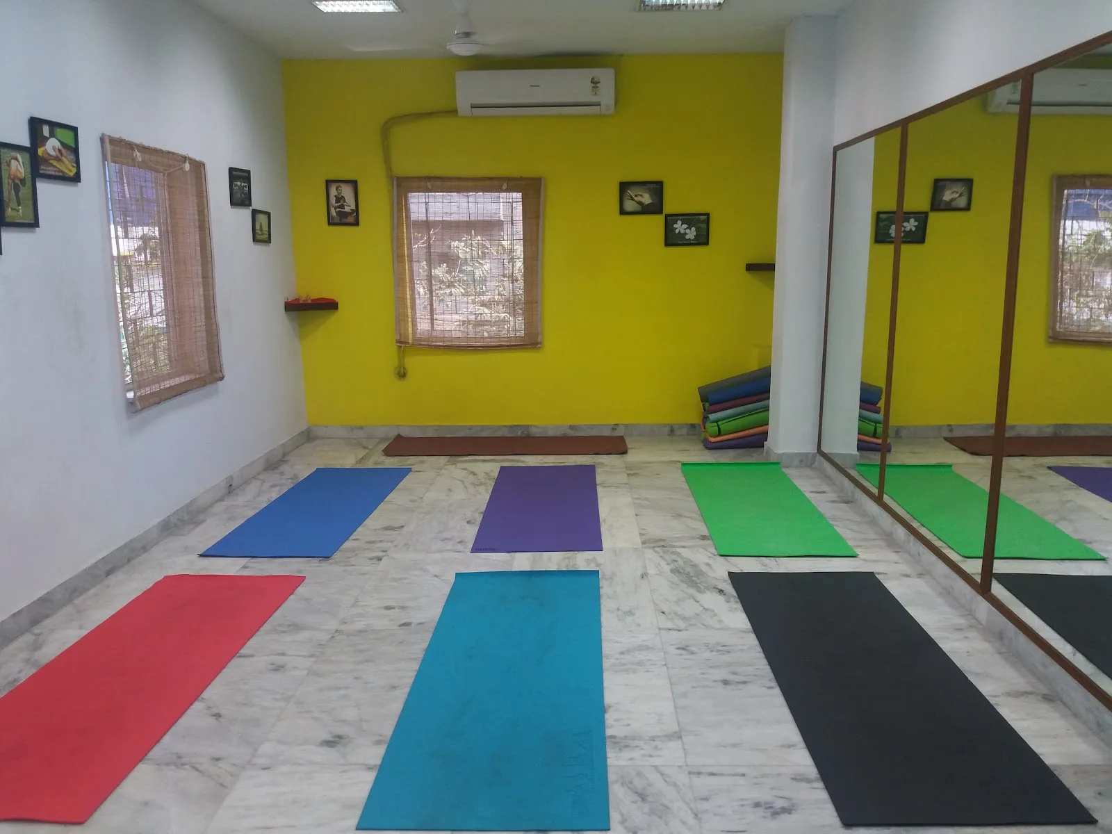YOGA SEA