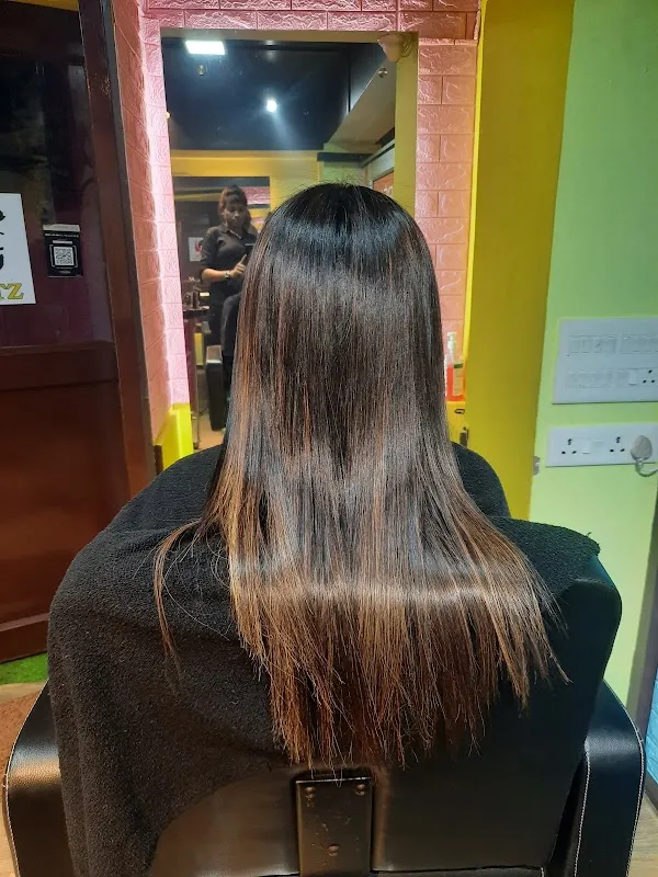 Rootz Unisex Salon