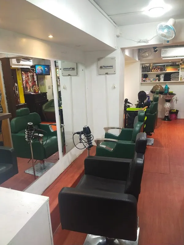 Rootz Unisex Salon