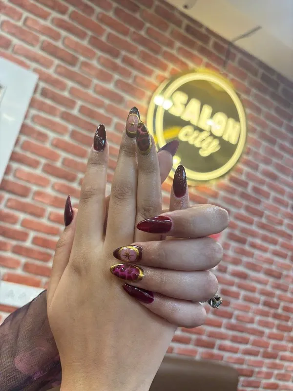 Salon City