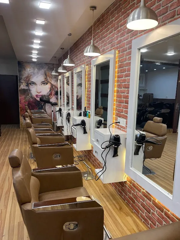 Salon City