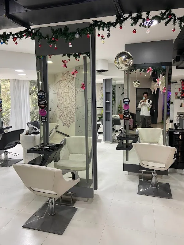 Bounce Koramangala Unisex Salon