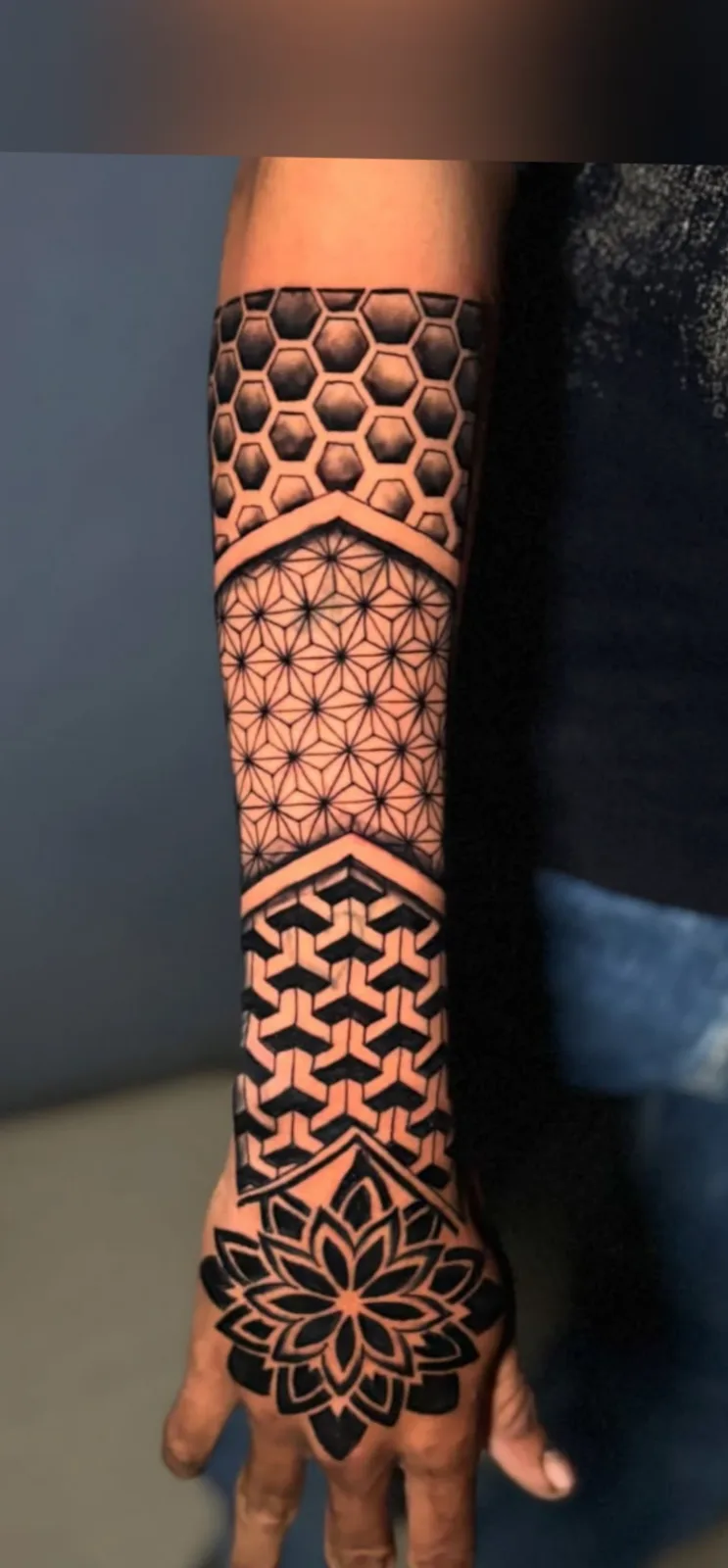 THAMIZHAN TATTOOS (தமிழன் பச்சை குத்தும் இடம்) (டாட்டூ சாப்)