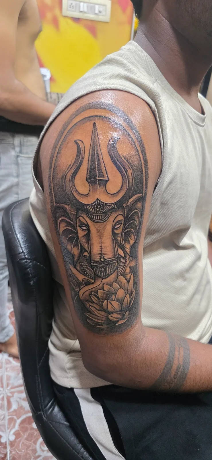 THAMIZHAN TATTOOS (தமிழன் பச்சை குத்தும் இடம்) (டாட்டூ சாப்)