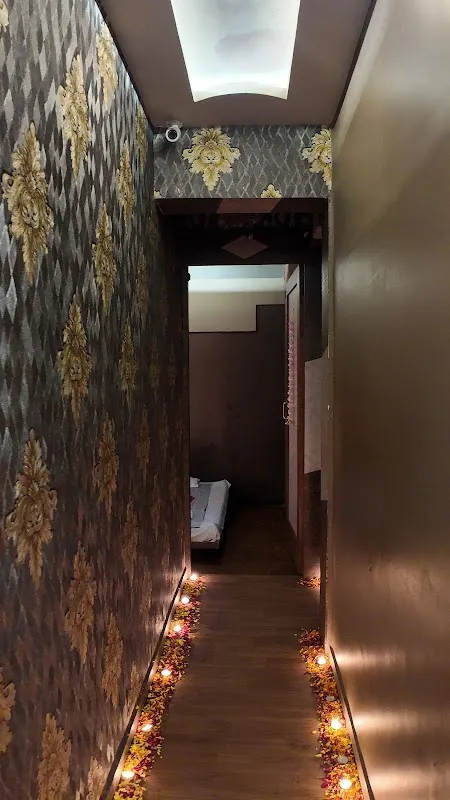 ROYAL OAK SPA | DADAR