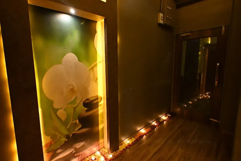 ROYAL OAK SPA | DADAR