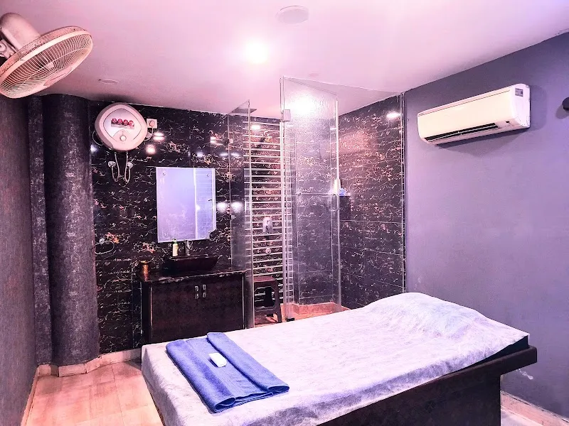 D VEDANTAA SPA MASSAGE