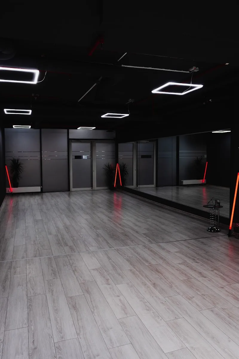 Kato Dance Studio 919