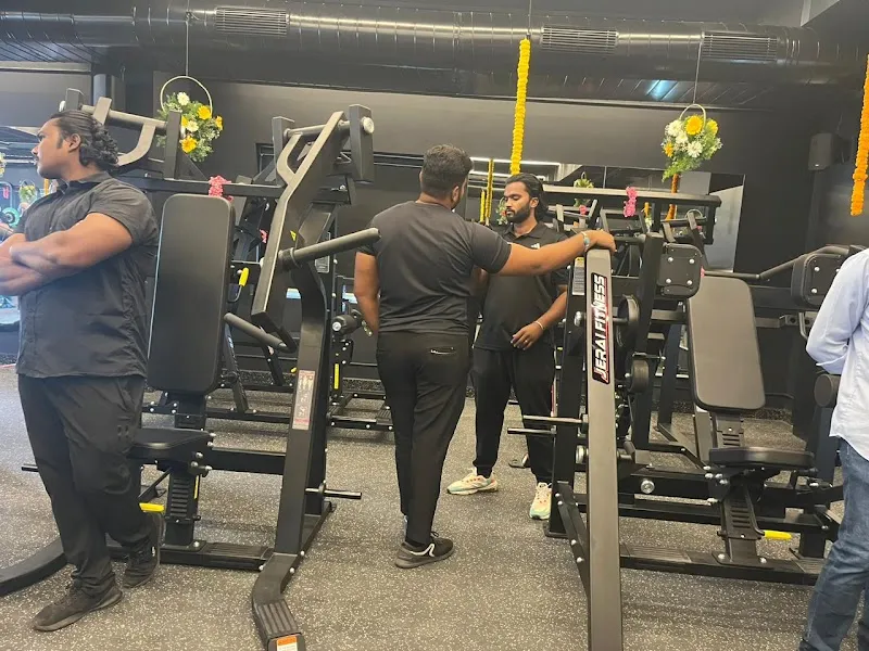 IRON ADDICTS TRAINING STUDIO