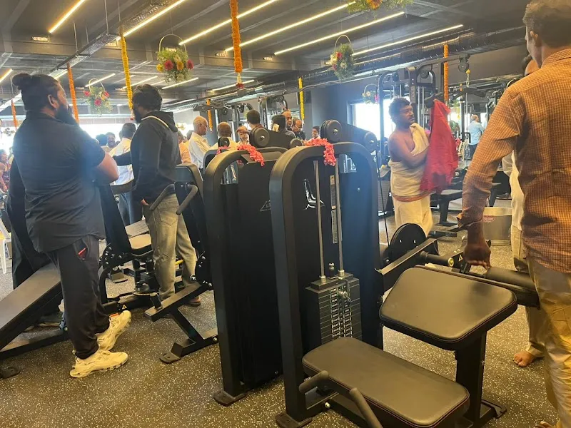 IRON ADDICTS TRAINING STUDIO
