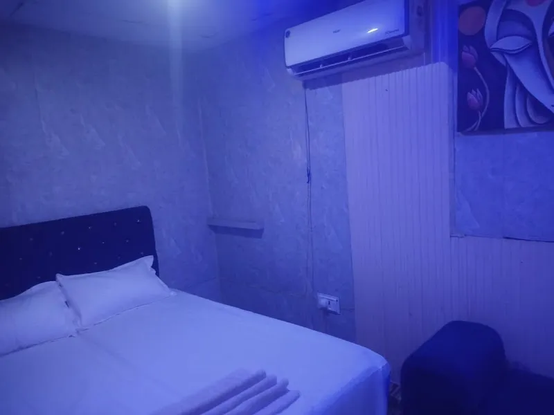 Rose Spa - Best spa in Punjabi Bagh,Spa Near Me,Massage Center in Punjabi Bagh