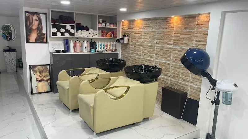 Final Touch Unisex Salon