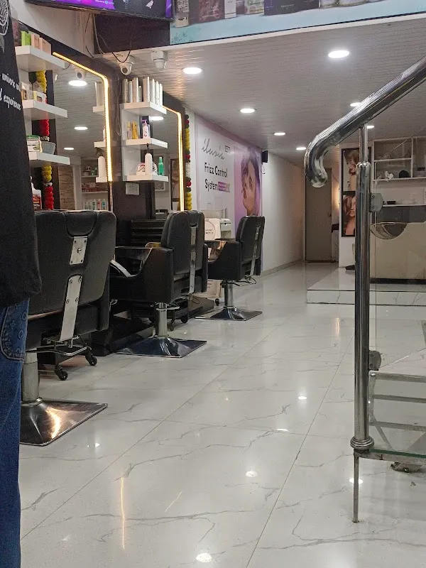 Final Touch Unisex Salon