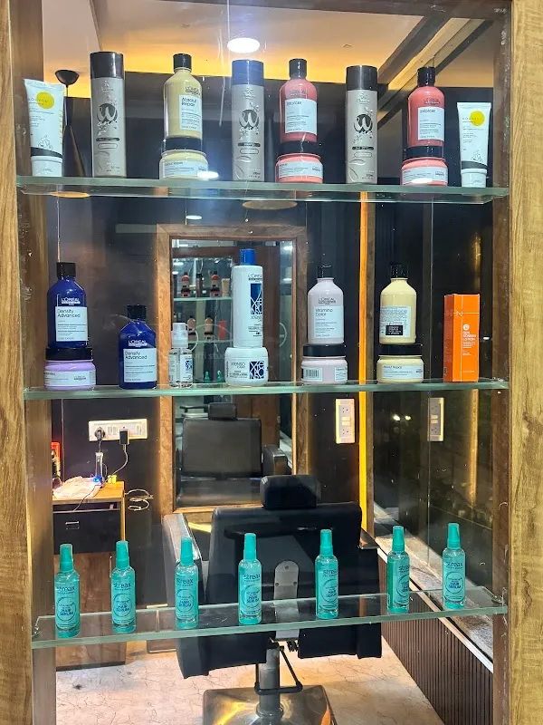 Muffi Studio Unisex Saloon
