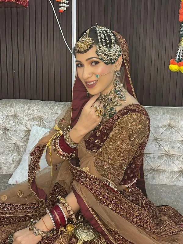 SAPNA MAKEOVERZ