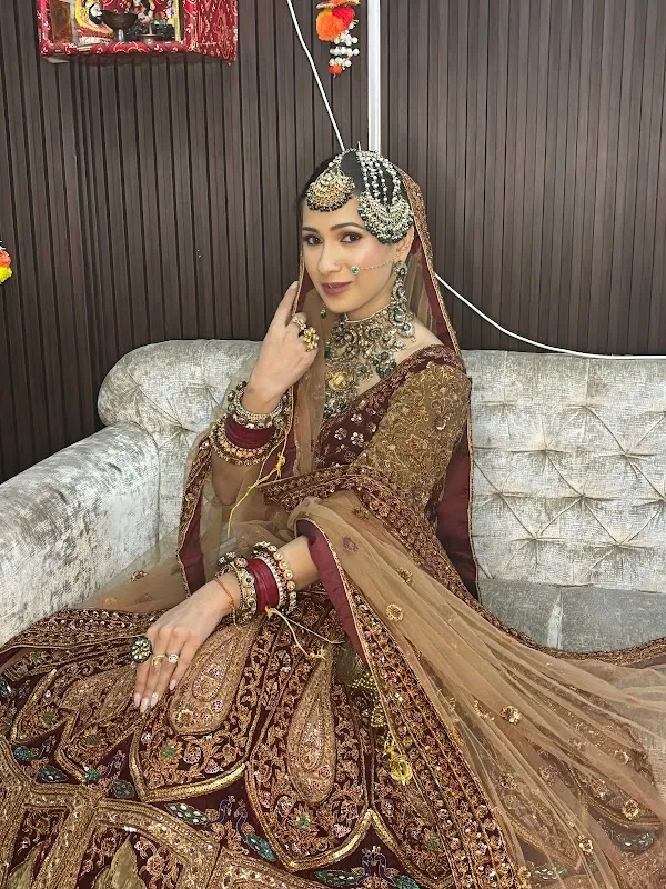 SAPNA MAKEOVERZ