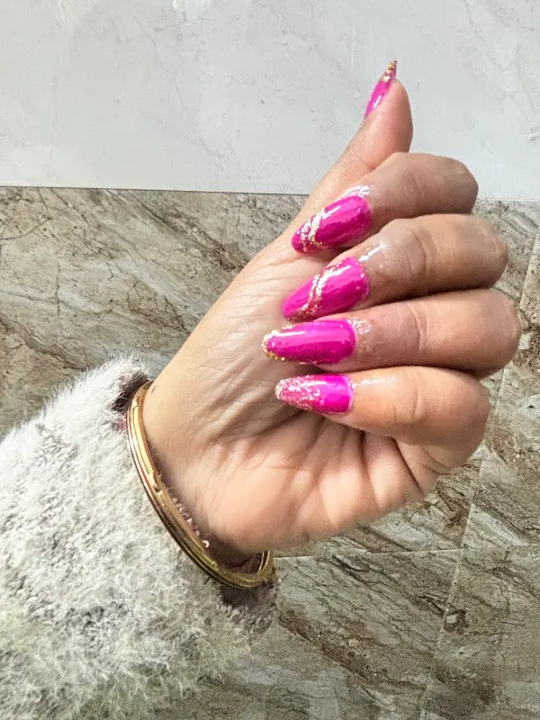 SAPNA MAKEOVERZ