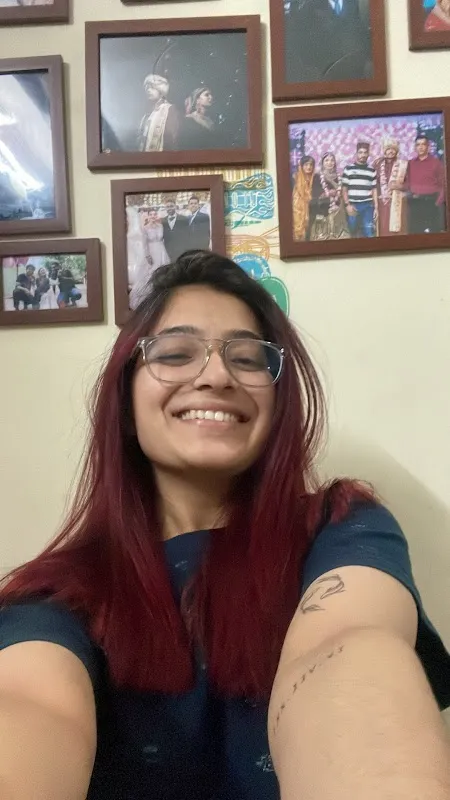 Looks Unisex Salon Krishna Nagar
