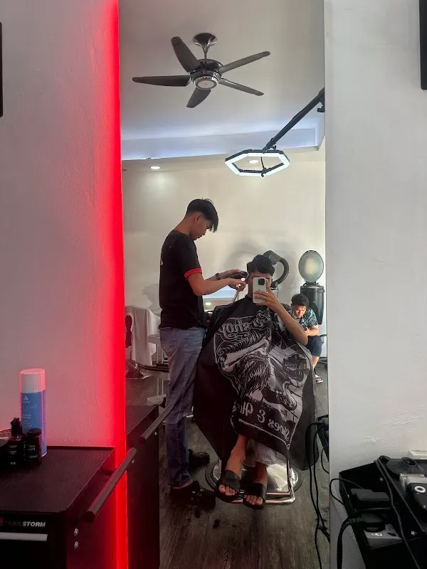 Mooncut hair studio