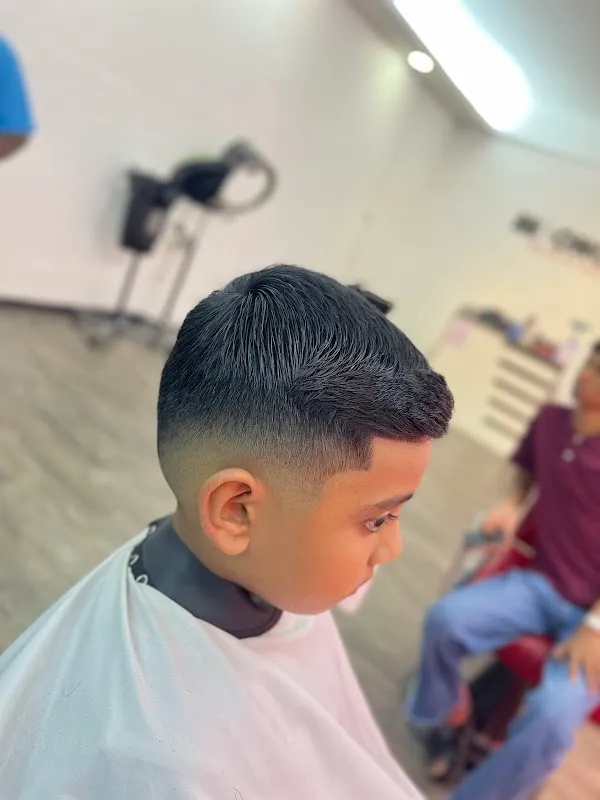 Mooncut hair studio