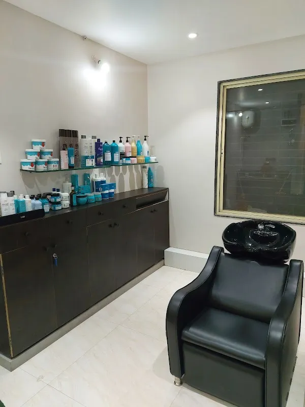 Tress And Beauty Salon