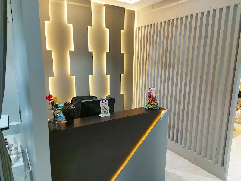 Tress And Beauty Salon