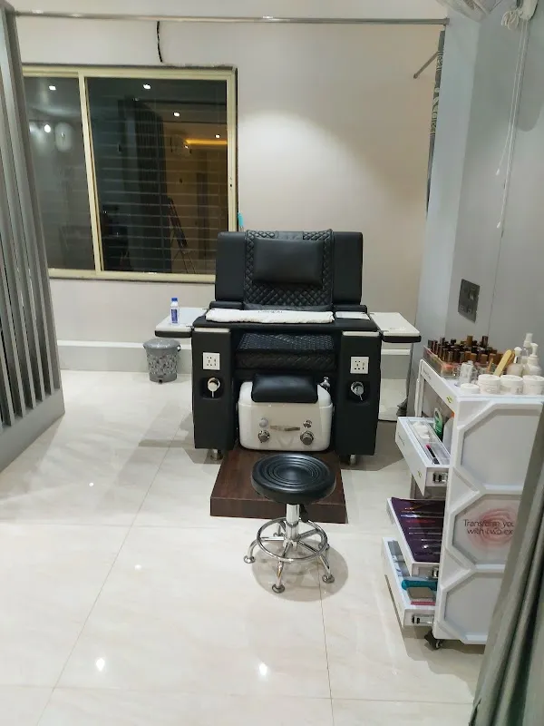 Tress And Beauty Salon