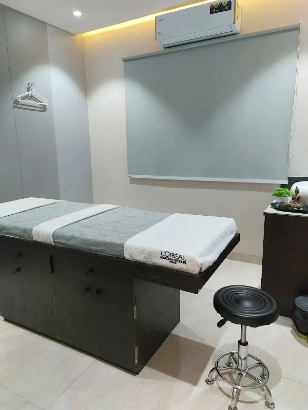 Tress And Beauty Salon