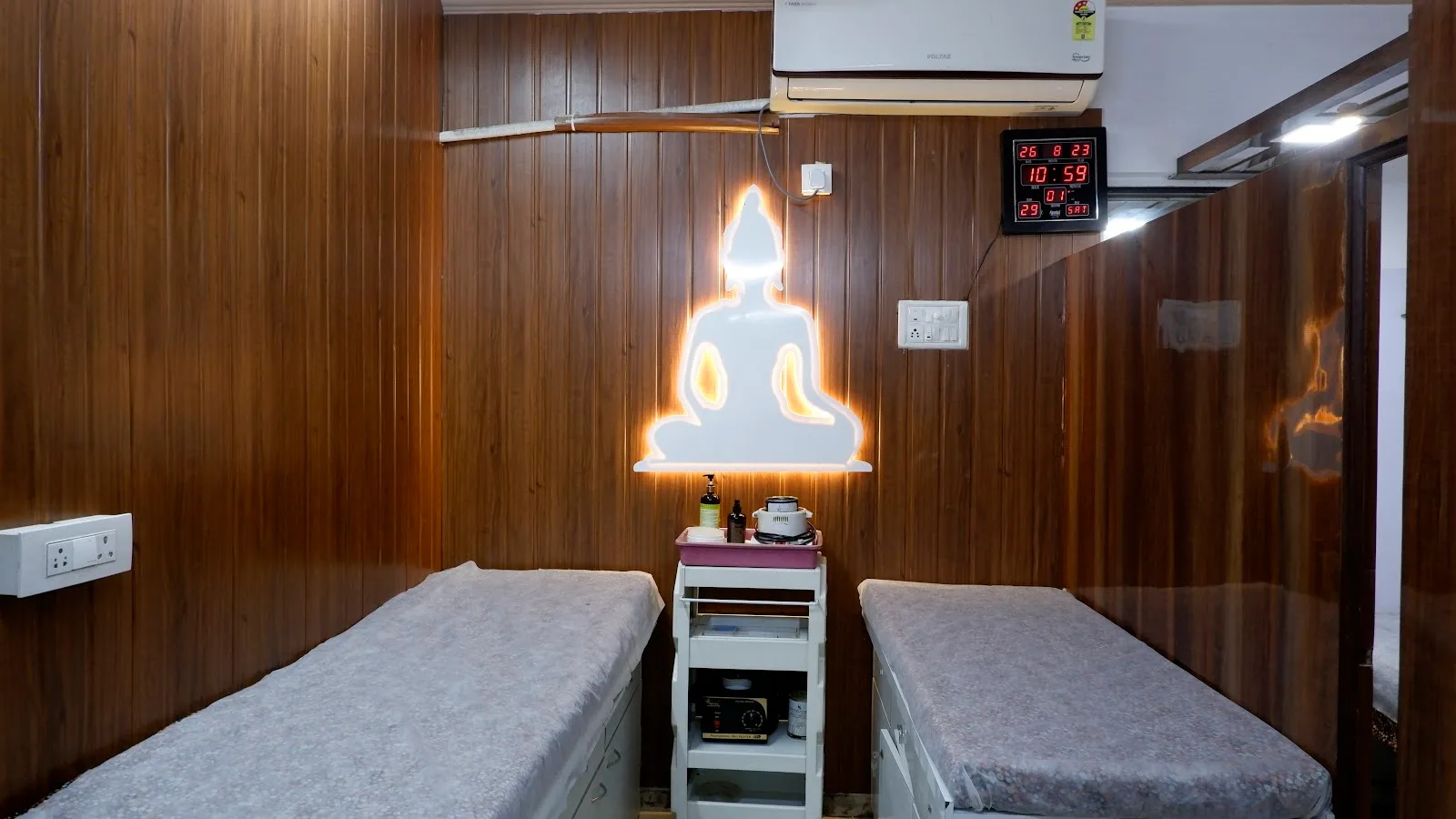 Sonali Beauty Salon